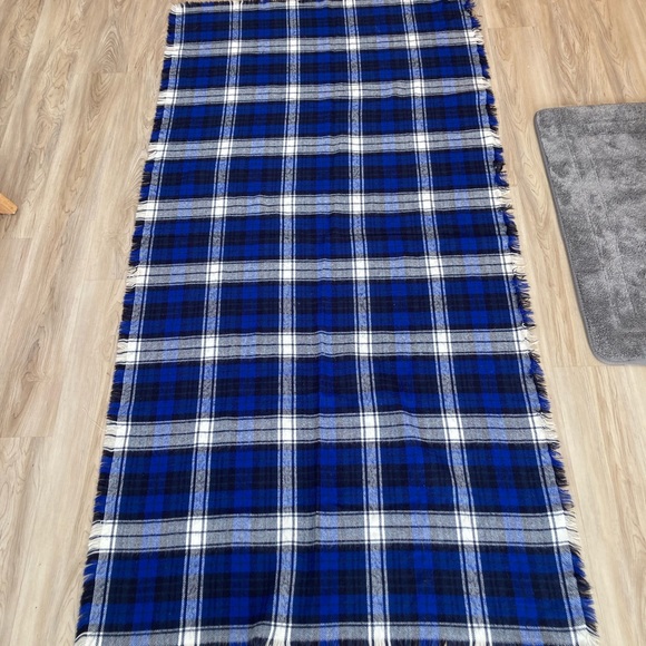 Zara Oversized Scarf - Picture 5 of 5